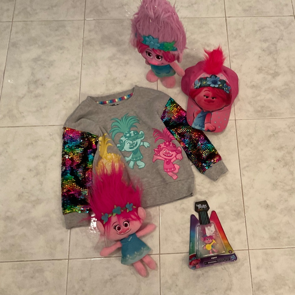 Dreamworks Trolls World Tour Sweatshirt size 4/5 /HAT/TOY/DOLLS